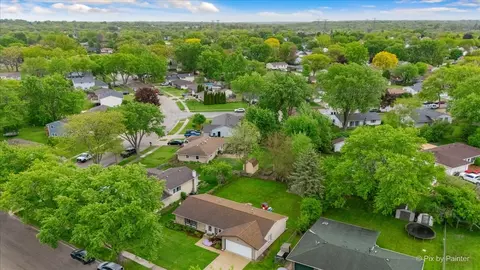 View/Area - 1185 Case Ln, Elgin, IL 60120 photo 3 of 5