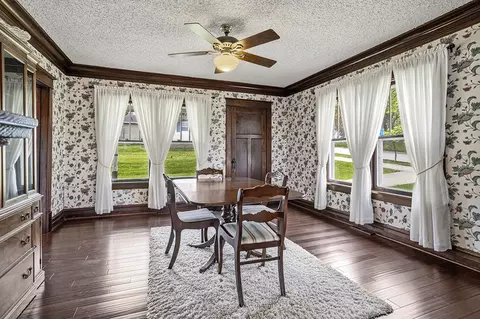 Dining - 302 E Division St, Lemont, IL 60439 photo 1 of 2