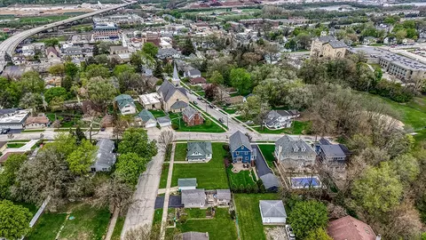 View/Area - 302 E Division St, Lemont, IL 60439 photo 5 of 6