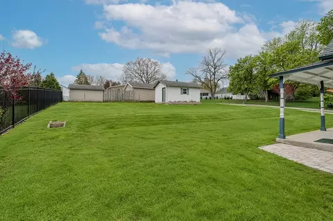 Exterior - 302 E Division St, Lemont, IL 60439 photo 5 of 7
