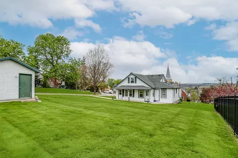 Exterior - 302 E Division St, Lemont, IL 60439 photo 3 of 7