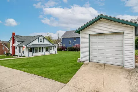 Exterior - 302 E Division St, Lemont, IL 60439 photo 7 of 7