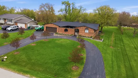 24262 W Rose Ave, Lake Zurich, IL 60047