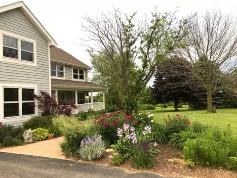 Exterior - 19602 Hebron Rd, Harvard, IL 60033 photo 6 of 12
