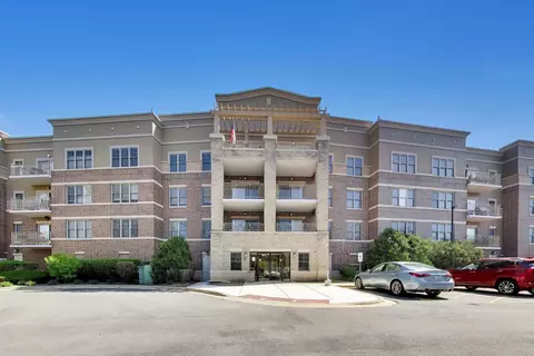105 Lakeview Dr #307, Bloomingdale, IL 60108