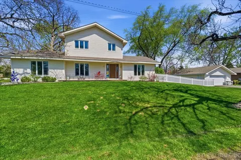 27 W300 Williams St, Winfield, IL 60190