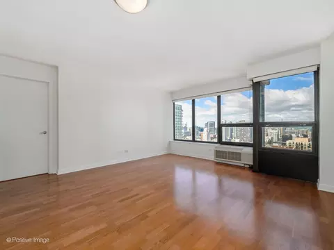 Living - 30 E Huron St #3506, Chicago, IL 60611 photo 2 of 5