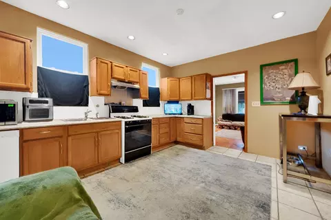 3841 S Lowe Ave, Chicago, IL 60609 photo 4