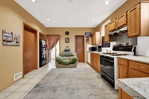 3841 S Lowe Ave, Chicago, IL 60609 photo 5