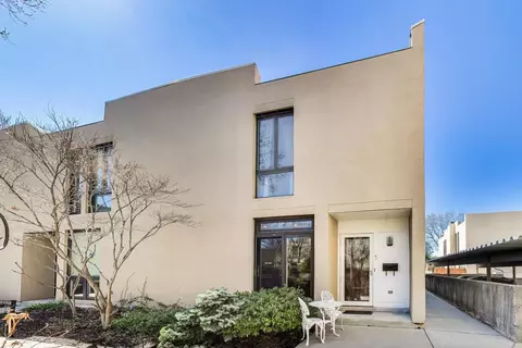 1 Maple Tree Ct, Elmhurst, IL 60126