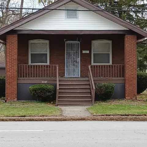 16807 Wood St, Hazel Crest, IL 60429