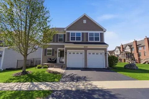 2699 Regency Ct E, Saint Charles, IL 60175