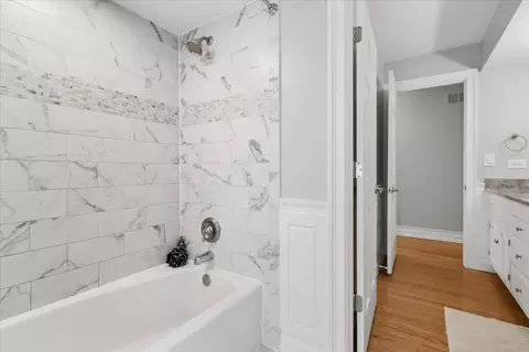 Bath - 1419 E Main St, Barrington, IL 60010 photo 3 of 3