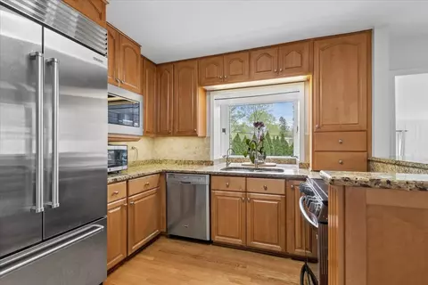 Kitchen - 1419 E Main St, Barrington, IL 60010 photo 3 of 3