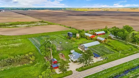 2 S919 Dauberman Rd, Elburn, IL 60119