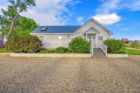 2 S919 Dauberman Rd, Elburn, IL 60119