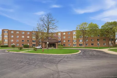 1880 Bonnie Ln #412, Hoffman Estates, IL 60169