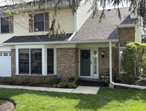 9931 Cambridge Ct, Mokena, IL 60448