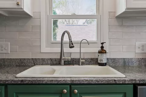 Kitchen - 405 S Grove St, Normal, IL 61761 photo 5 of 6