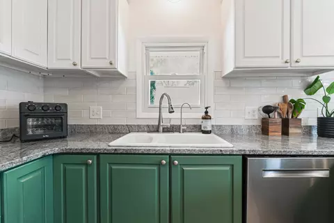 Kitchen - 405 S Grove St, Normal, IL 61761 photo 4 of 6