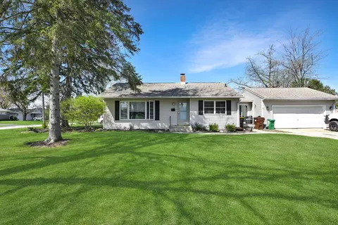 1118 Blakely St, Woodstock, IL 60098
