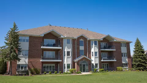 13149 Forest Ridge Dr #1A, Palos Heights, IL 60463