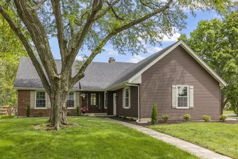 210 Westmoreland Ln, Naperville, IL 60540