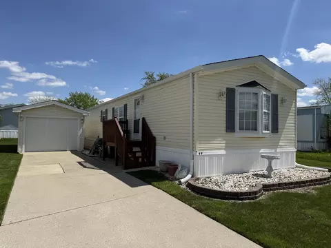 69 Meadowlark Ln, Beecher, IL 60401