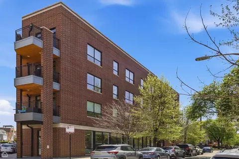 3047 N Oakley Ave #205, Chicago, IL 60618