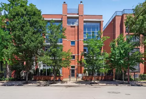 850 W Erie St #3W, Chicago, IL 60642
