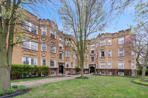 2579 W Montrose Ave #1N, Chicago, IL 60618