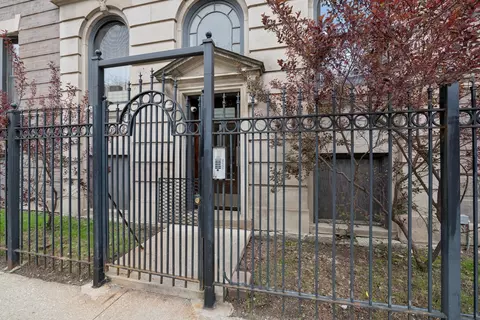 923 E 61st St #2, Chicago, IL 60637