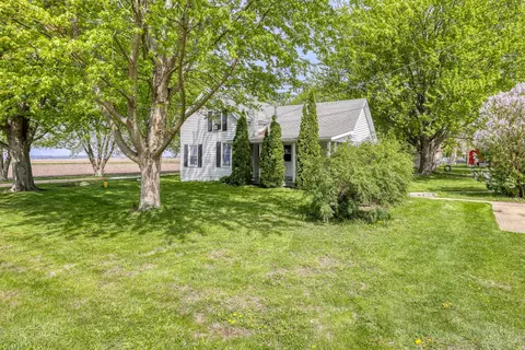 Exterior - 150 E 2nd St, Kingston, IL 60145 photo 4 of 10