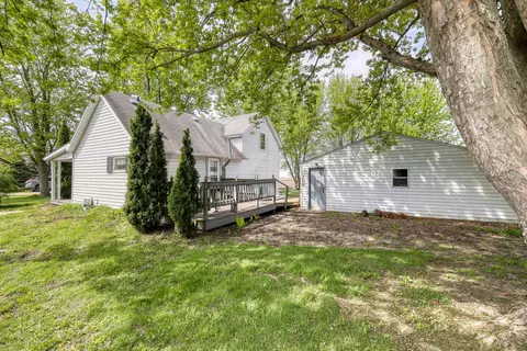Exterior - 150 E 2nd St, Kingston, IL 60145 photo 7 of 10
