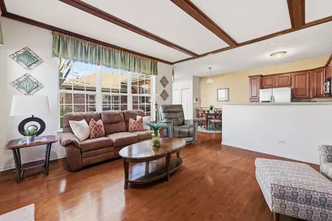 Living - 243 Garden Dr, Elgin, IL 60124 photo 2 of 5