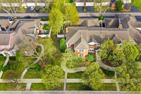 View/Area - 243 Garden Dr, Elgin, IL 60124 photo 1 of 7