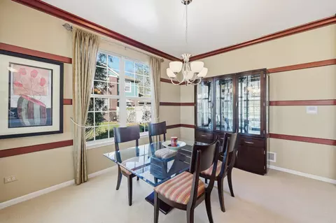 Dining - 243 Garden Dr, Elgin, IL 60124 photo 3 of 5