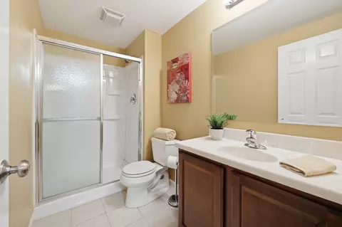Bath - 243 Garden Dr, Elgin, IL 60124 photo 5 of 5