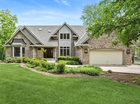 6414 Vermont Trl, Crystal Lake, IL 60012