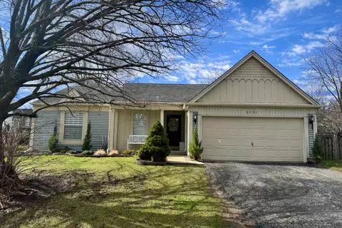 2131 Cumberland Pkwy, Algonquin, IL 60102
