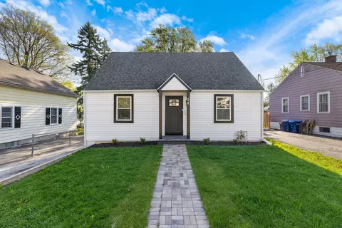 22 N 12th St, Saint Charles, IL 60174