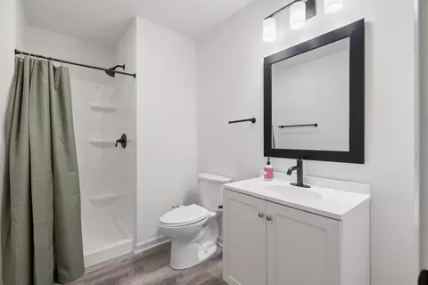 Bath - 151 Lucerne Ct #12-4, Wheeling, IL 60090 photo 3 of 3