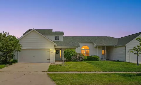 708 Erin Dr, Champaign, IL 61822