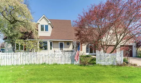 807 Burris Ave, Lake Bluff, IL 60044