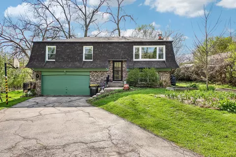 355 Council Trl, Lake In The Hills, IL 60156