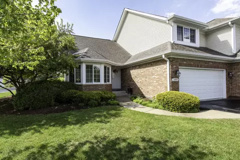 32958 N Stone Manor Dr, Grayslake, IL 60030