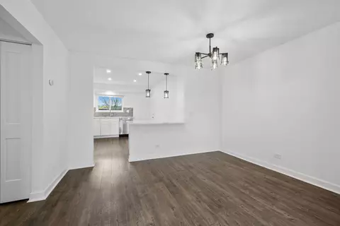 Dining - 408 Kensington Rd #E, Mount Prospect, IL 60056 photo 2 of 2