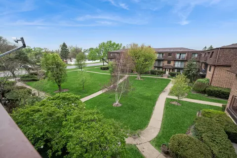 Exterior - 408 Kensington Rd #E, Mount Prospect, IL 60056 photo 3 of 3