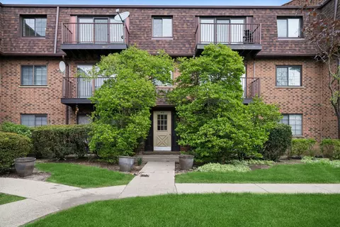 Other - 408 Kensington Rd #E, Mount Prospect, IL 60056 photo 3 of 3