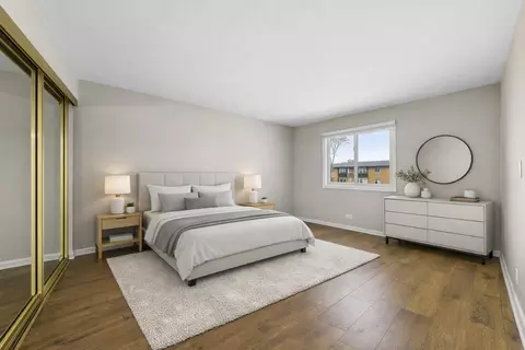 Bedroom - 641 Dulles Rd #B, Des Plaines, IL 60016 photo 4 of 7